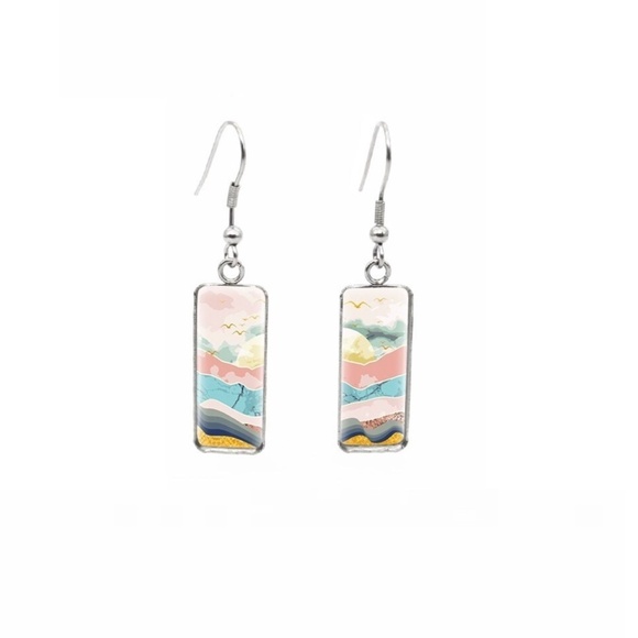 🏔️ Silvertone Rectangular Glass Dome Mountain Drop Earrings - Picture 1 of 1